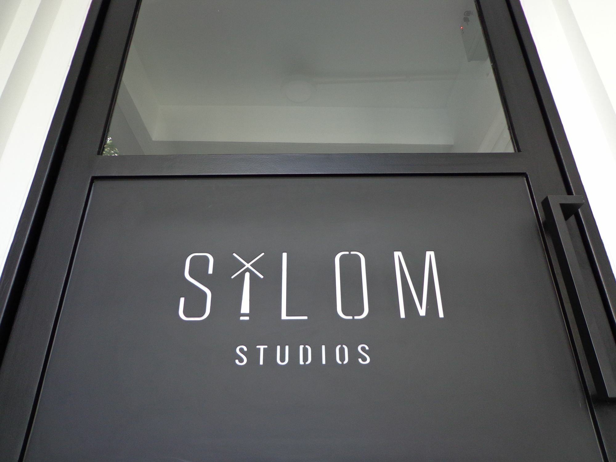 Silom Studios Bangkok Exterior photo